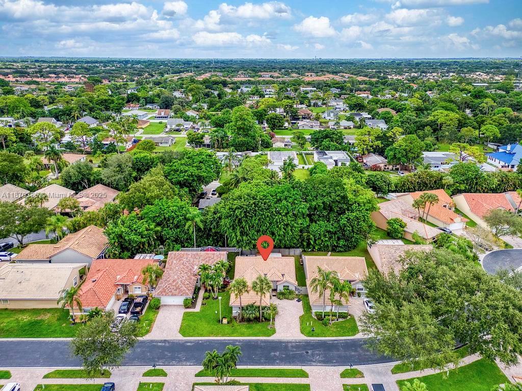 TROPICAL LAKES PH 2 - Residential