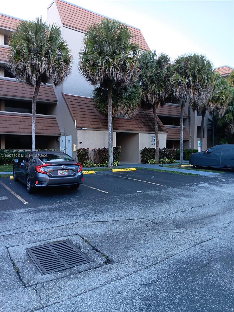 SUMMERTREE VILG CALIF CL - Residential