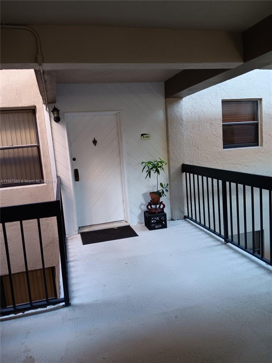 SUMMERTREE VILG CALIF CL - Residential