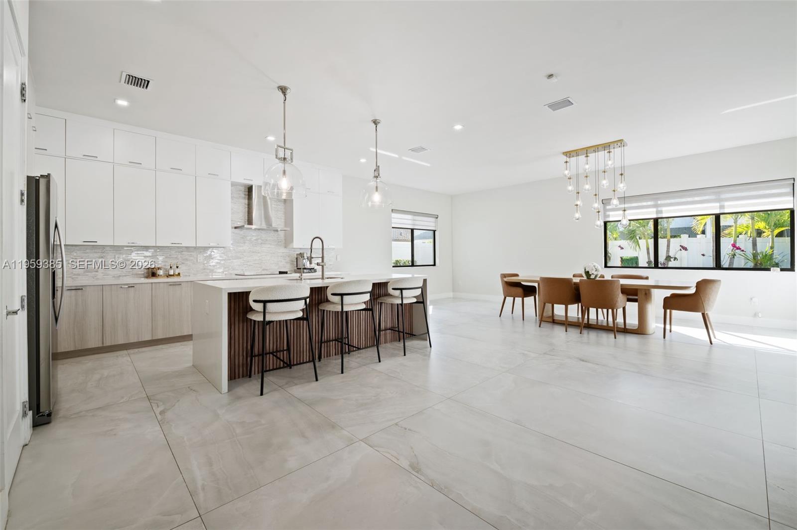 DOWNTOWN DORAL SOUTH PHAS - Residential