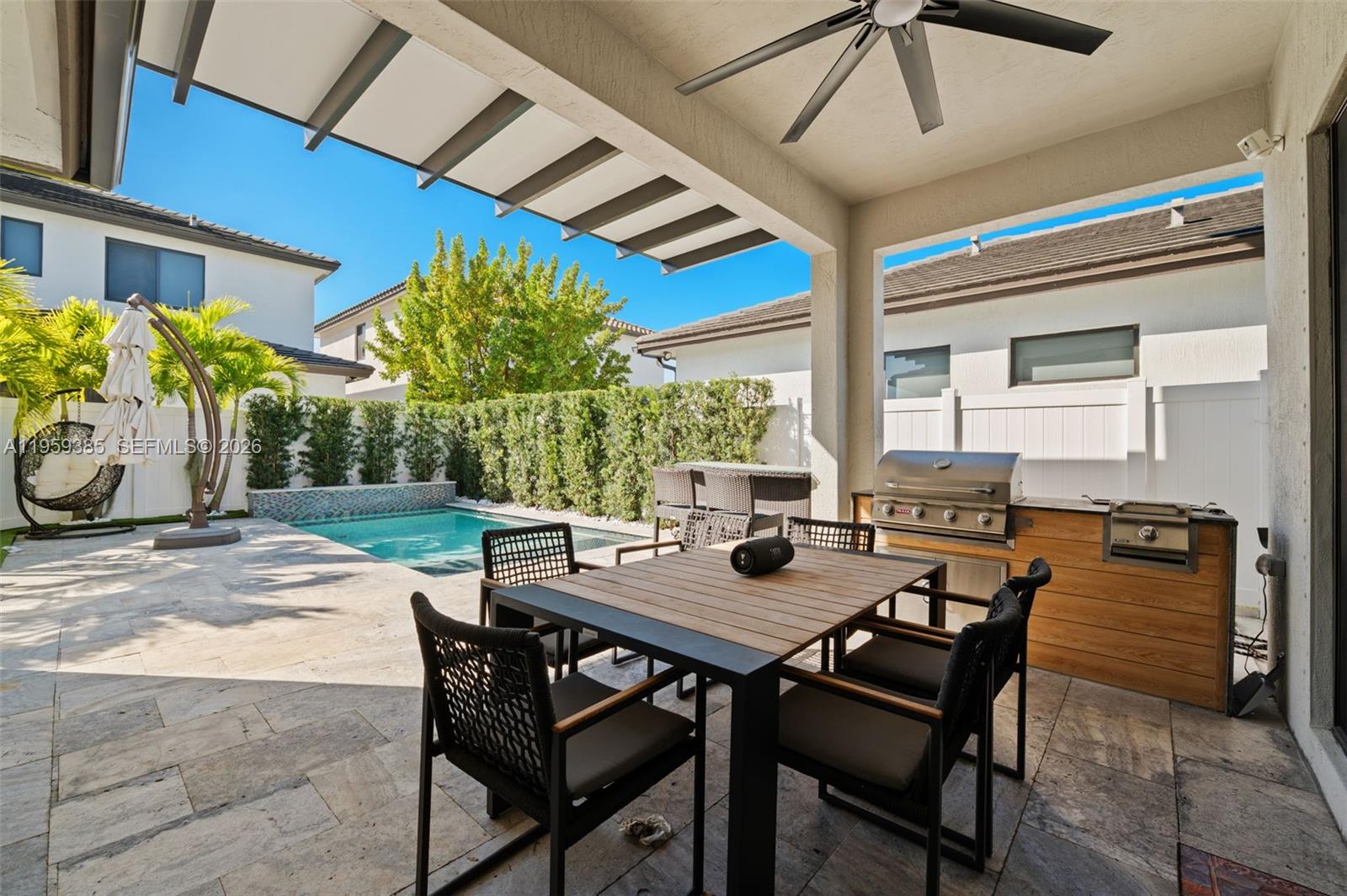 DOWNTOWN DORAL SOUTH PHAS - Residential