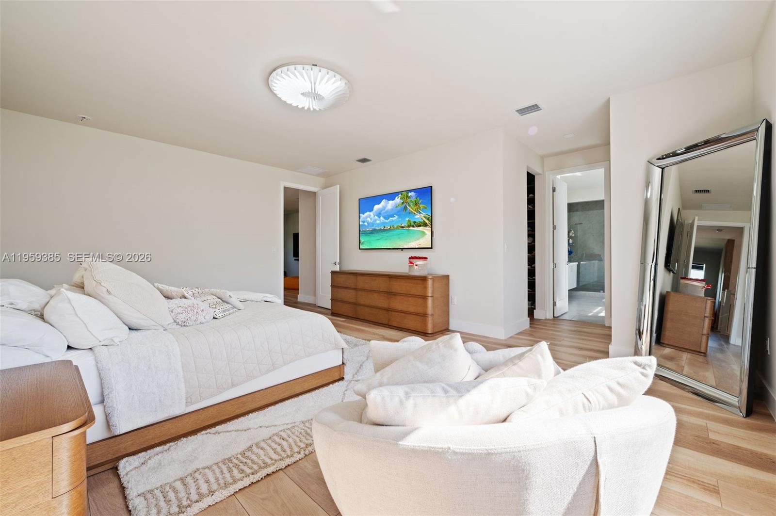 DOWNTOWN DORAL SOUTH PHAS - Residential