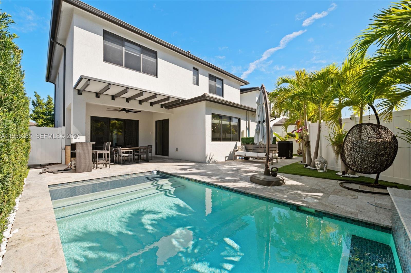 DOWNTOWN DORAL SOUTH PHAS - Residential