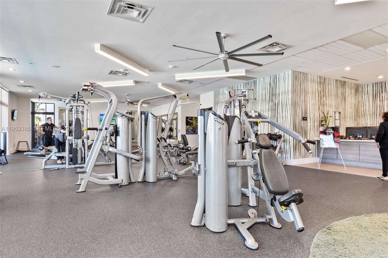 DOWNTOWN DORAL SOUTH PHAS - Residential