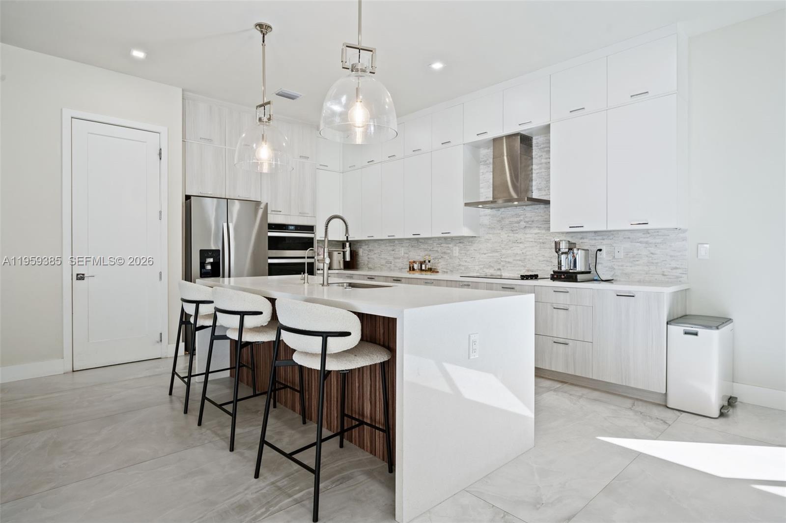 DOWNTOWN DORAL SOUTH PHAS - Residential