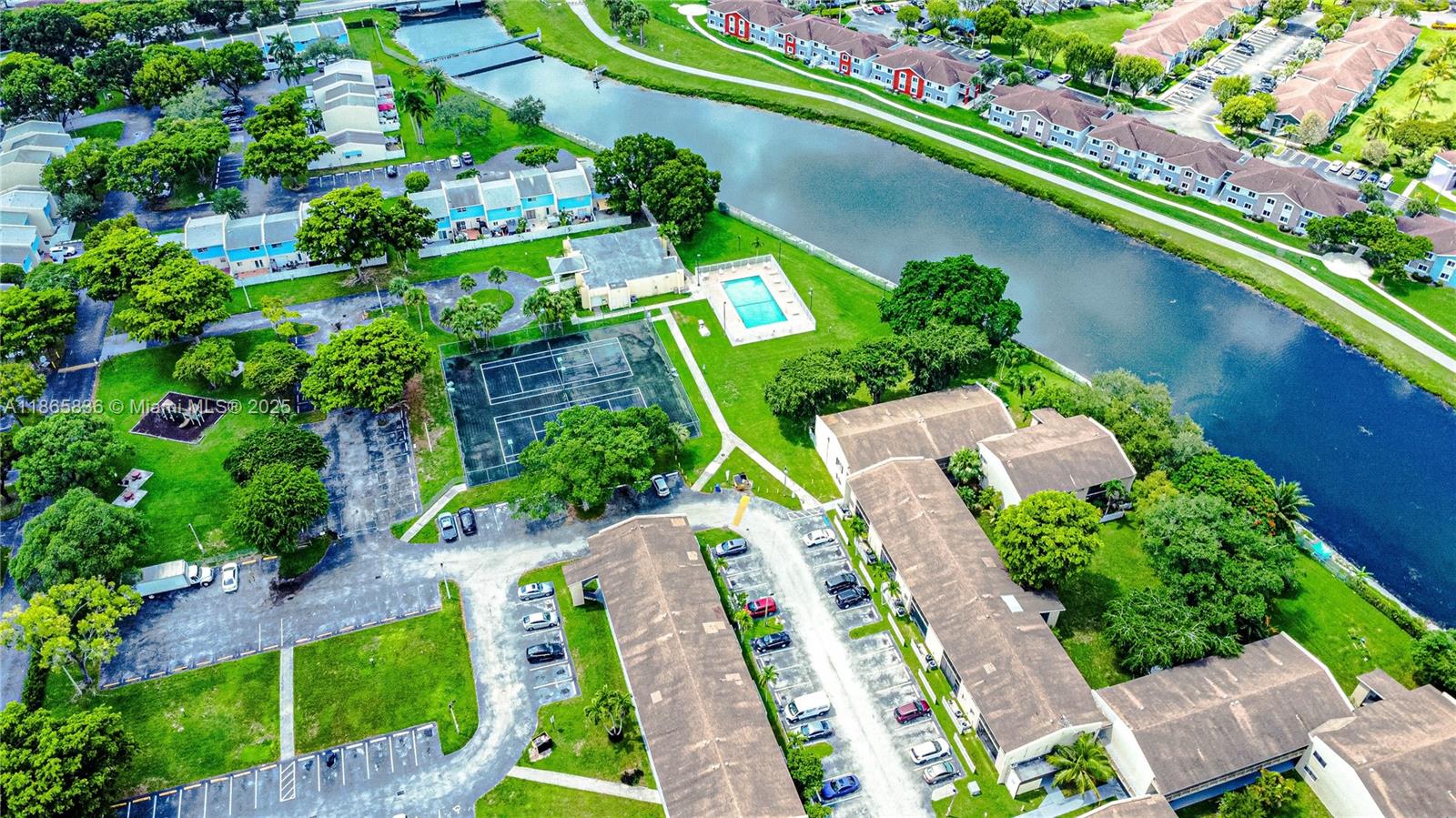 CUTLER CREEK VILLAGE COND - Residential