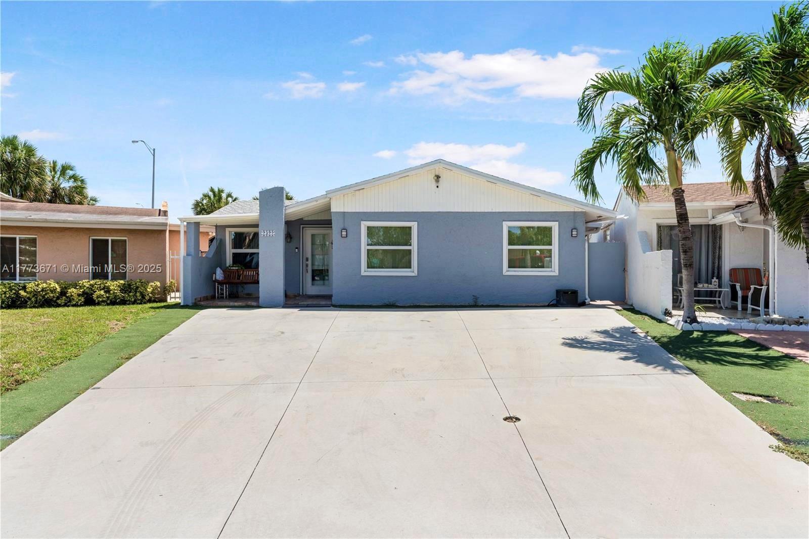 Rental Property at 2322 Sw 106th Ct, Miami, Broward County, Florida - Bedrooms: 3 
Bathrooms: 2  - $3,100 MO.