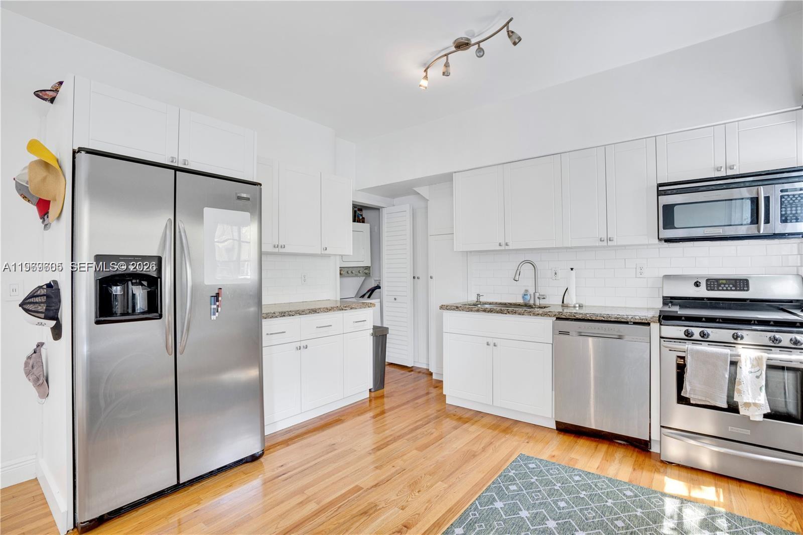 ALTON BEACH BAY FRONT RE- - Residential Lease