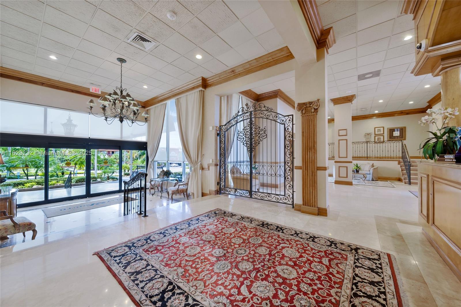 PLAZA SOUTH CONDO - Residential