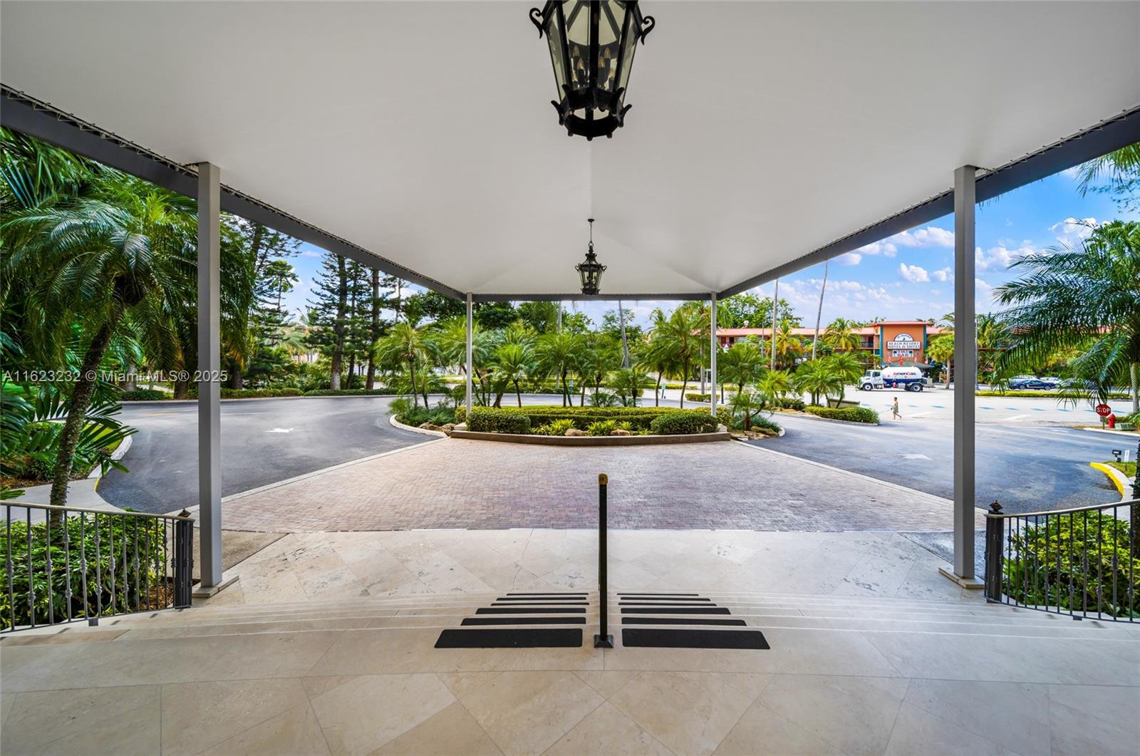 PLAZA SOUTH CONDO - Residential