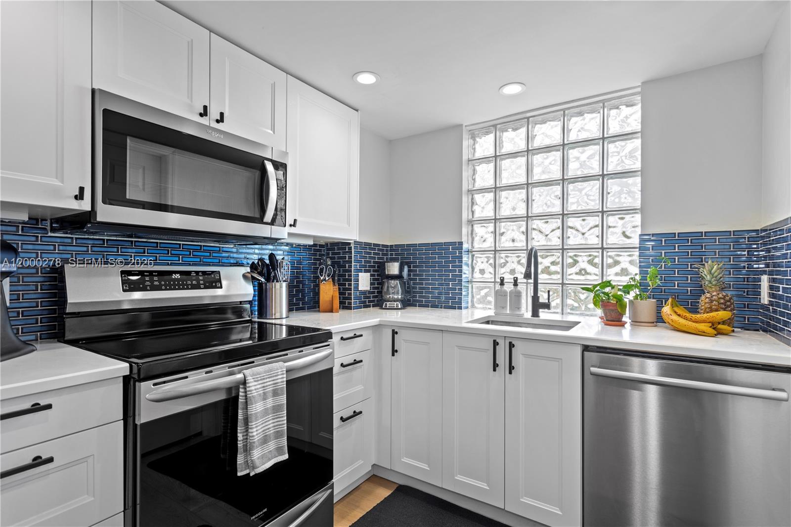 MARBELLA CONDO - Residential