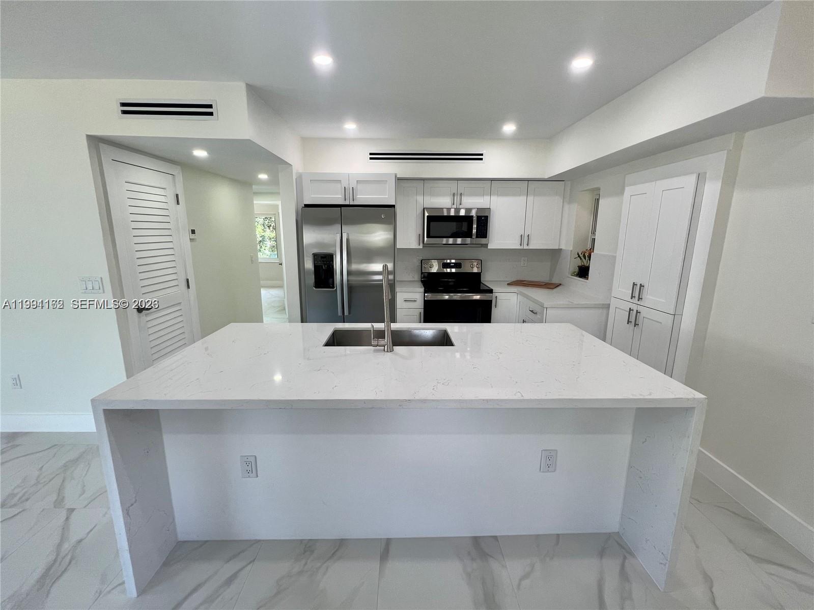 RIVIERA ESTATES 1ST ADDN - Residential Lease