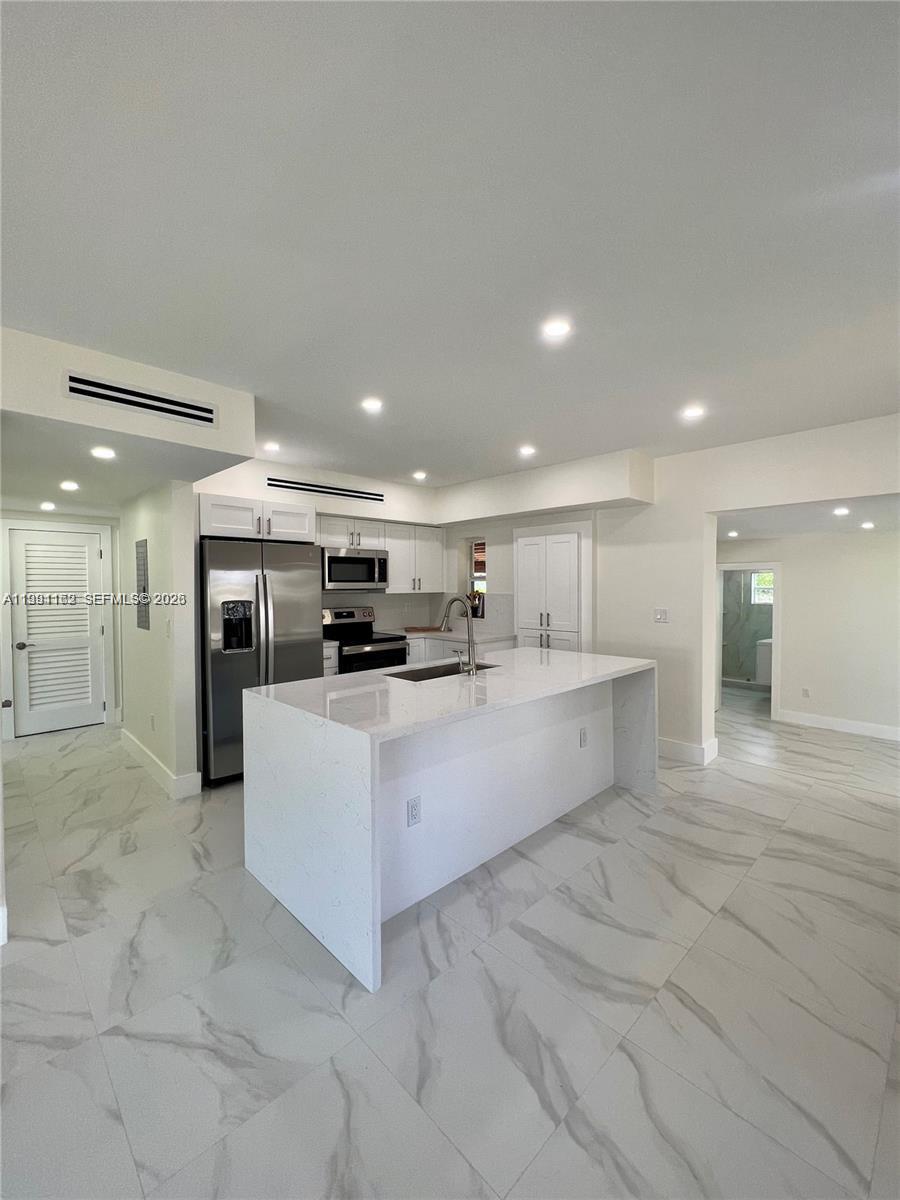 RIVIERA ESTATES 1ST ADDN - Residential Lease