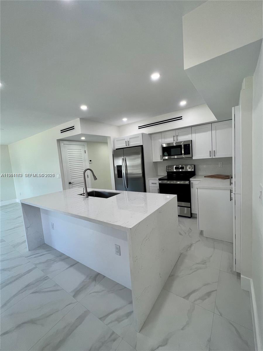 RIVIERA ESTATES 1ST ADDN - Residential Lease