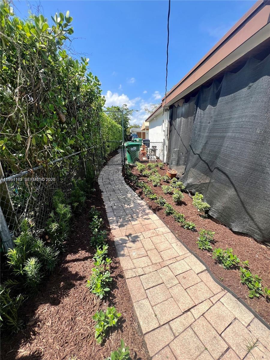 RIVIERA ESTATES 1ST ADDN - Residential Lease