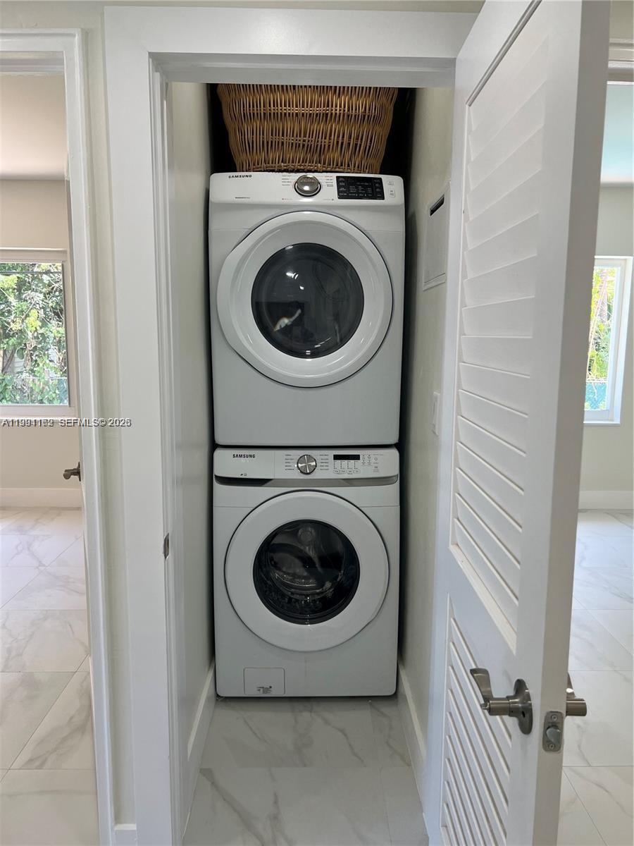 RIVIERA ESTATES 1ST ADDN - Residential Lease