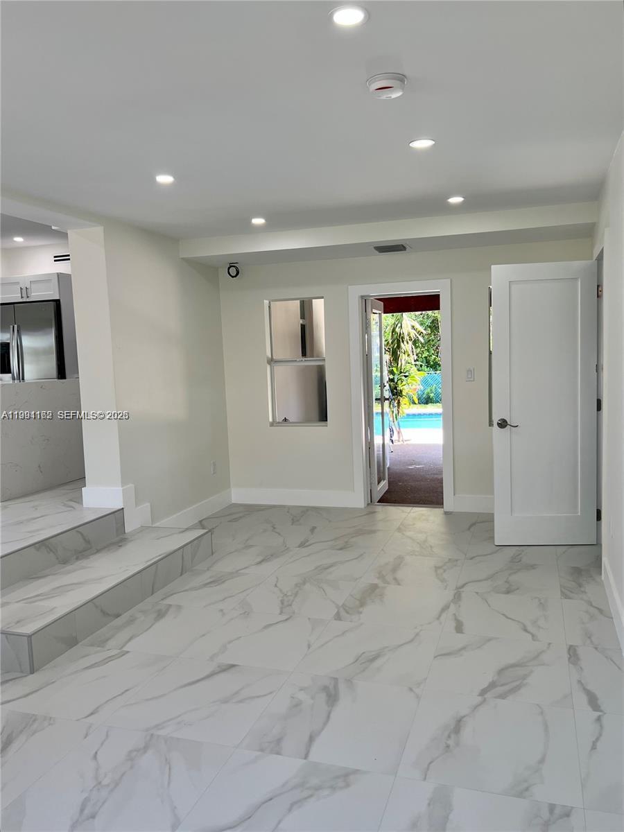 RIVIERA ESTATES 1ST ADDN - Residential Lease