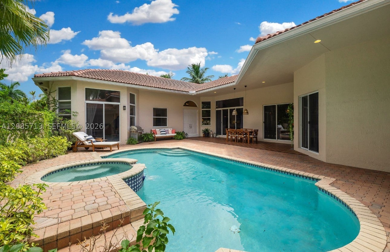 View photos, virtual tours, details... 1604 Victoria Pointe Ln