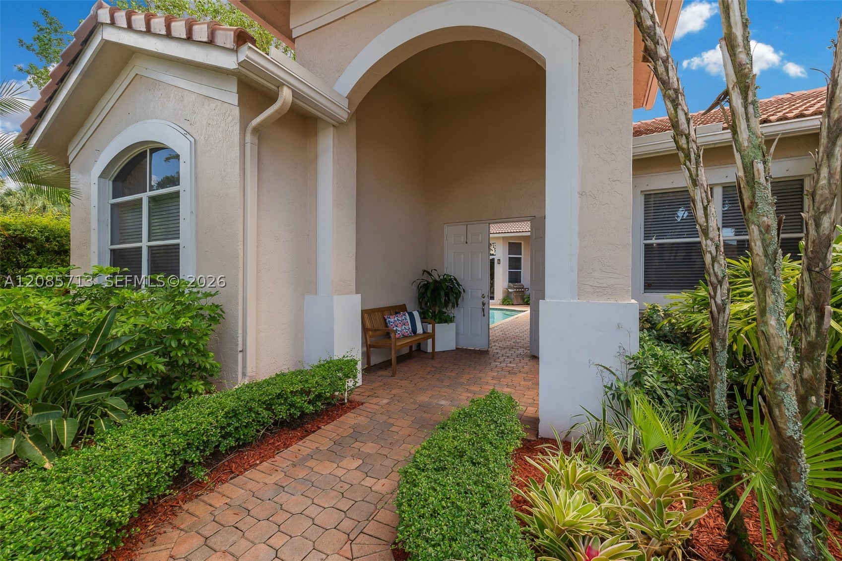 1604 Victoria Pointe Ln