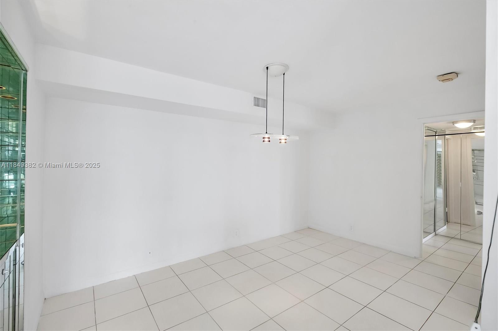 TOWERS OF QUAYSIDE CONDO - Residential