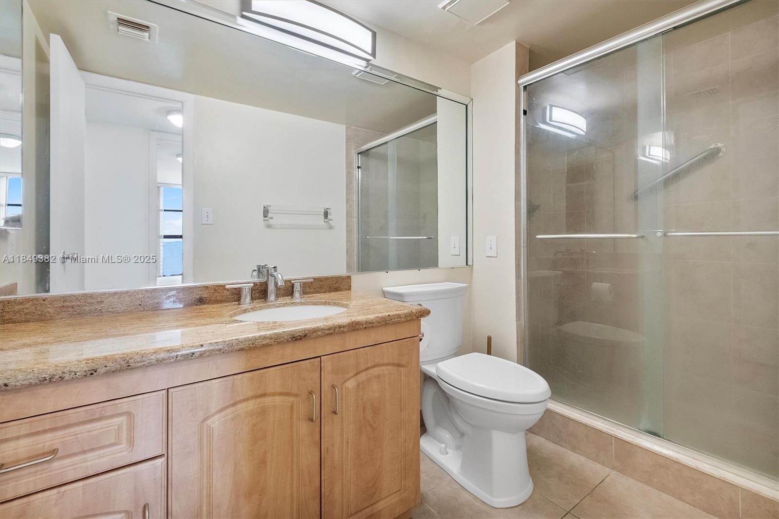 TOWERS OF QUAYSIDE CONDO - Residential