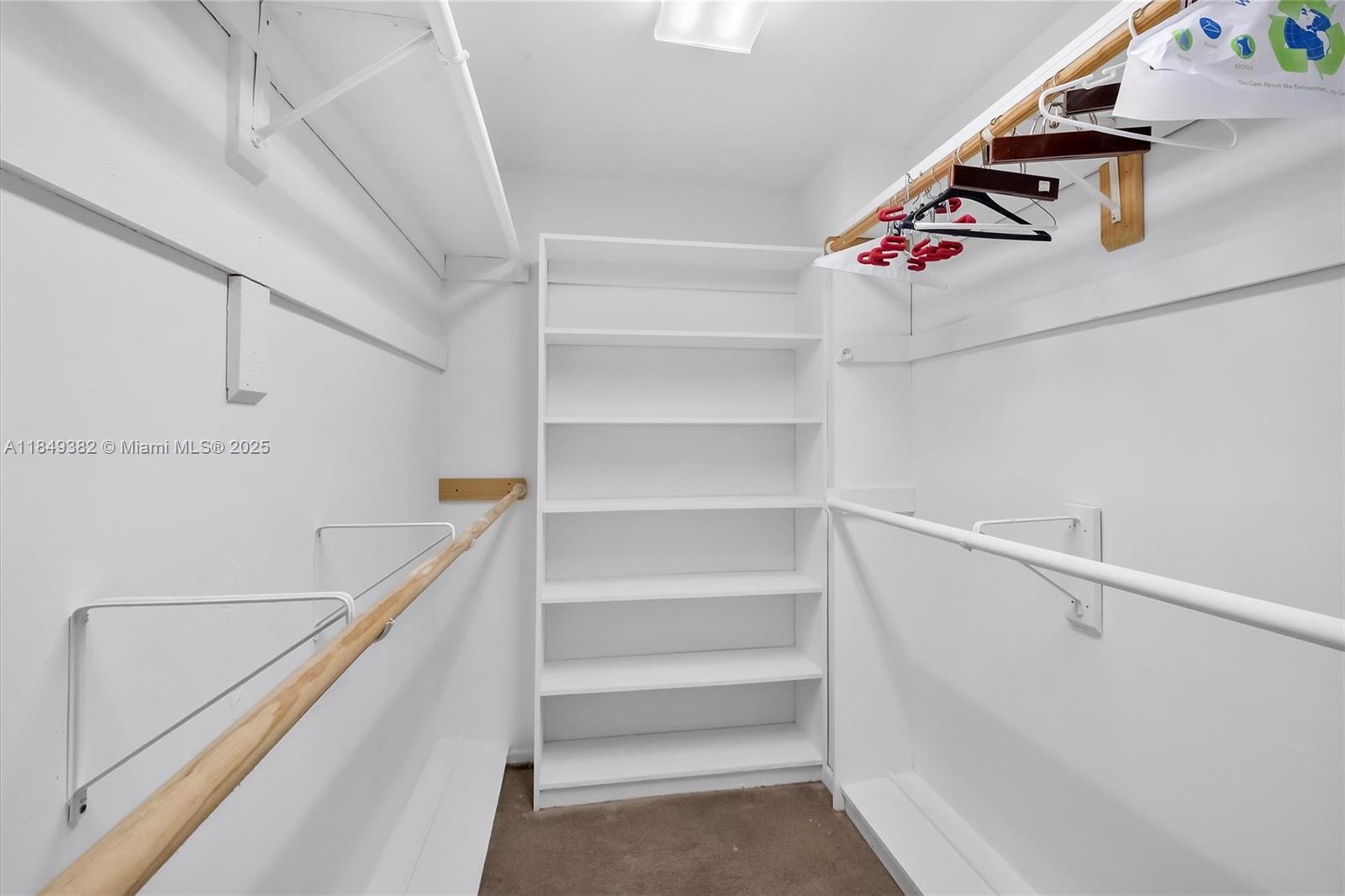 TOWERS OF QUAYSIDE CONDO - Residential