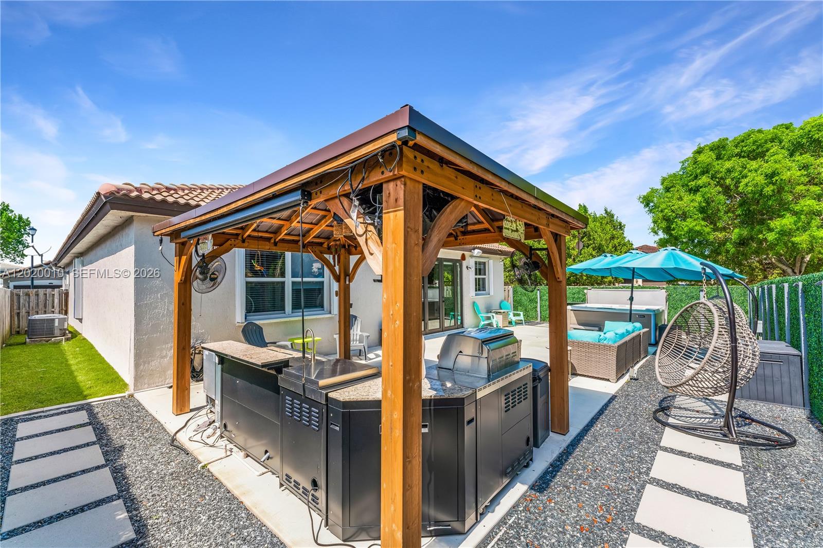 HEMINGWAY POINT - Residential