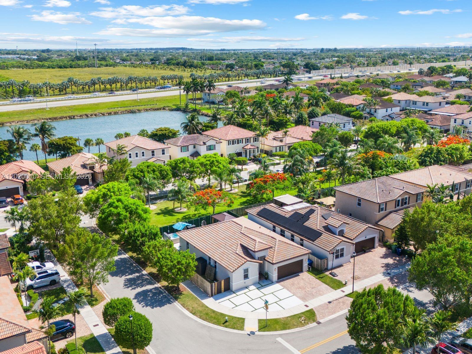 HEMINGWAY POINT - Residential
