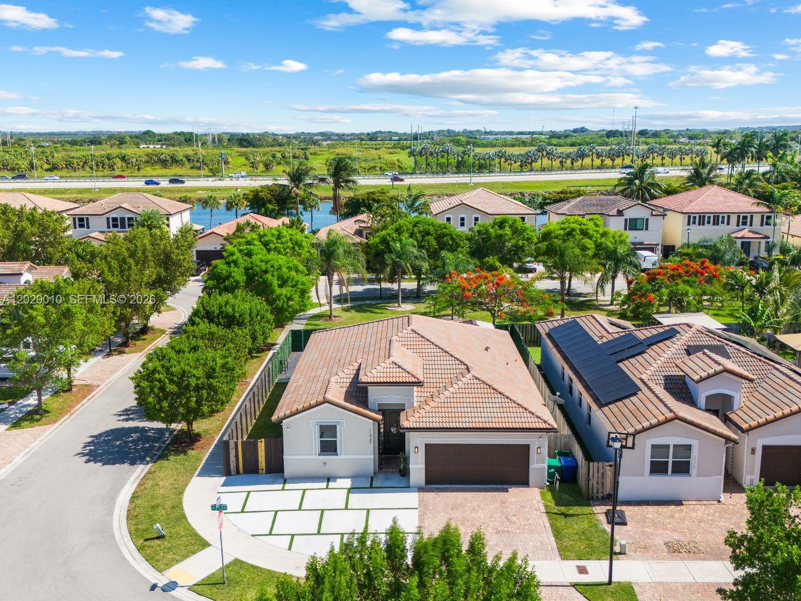HEMINGWAY POINT - Residential