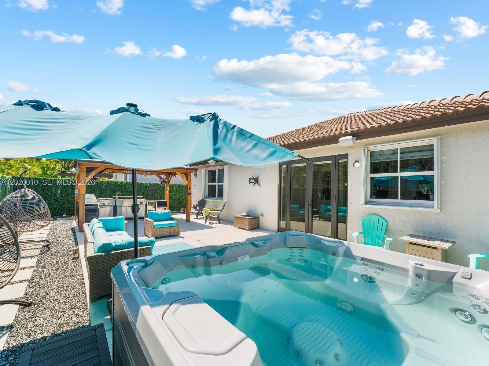 HEMINGWAY POINT - Residential