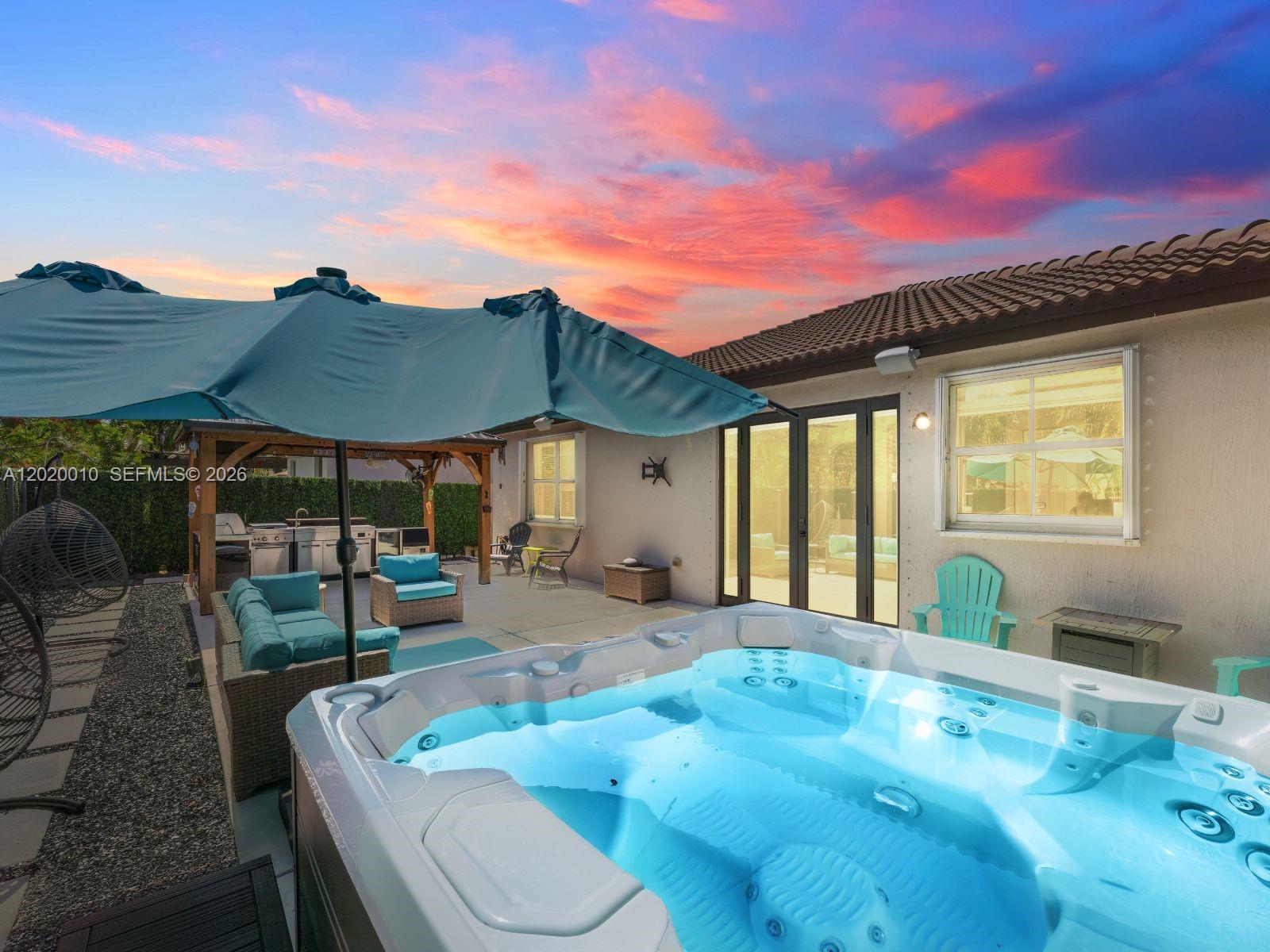 HEMINGWAY POINT - Residential