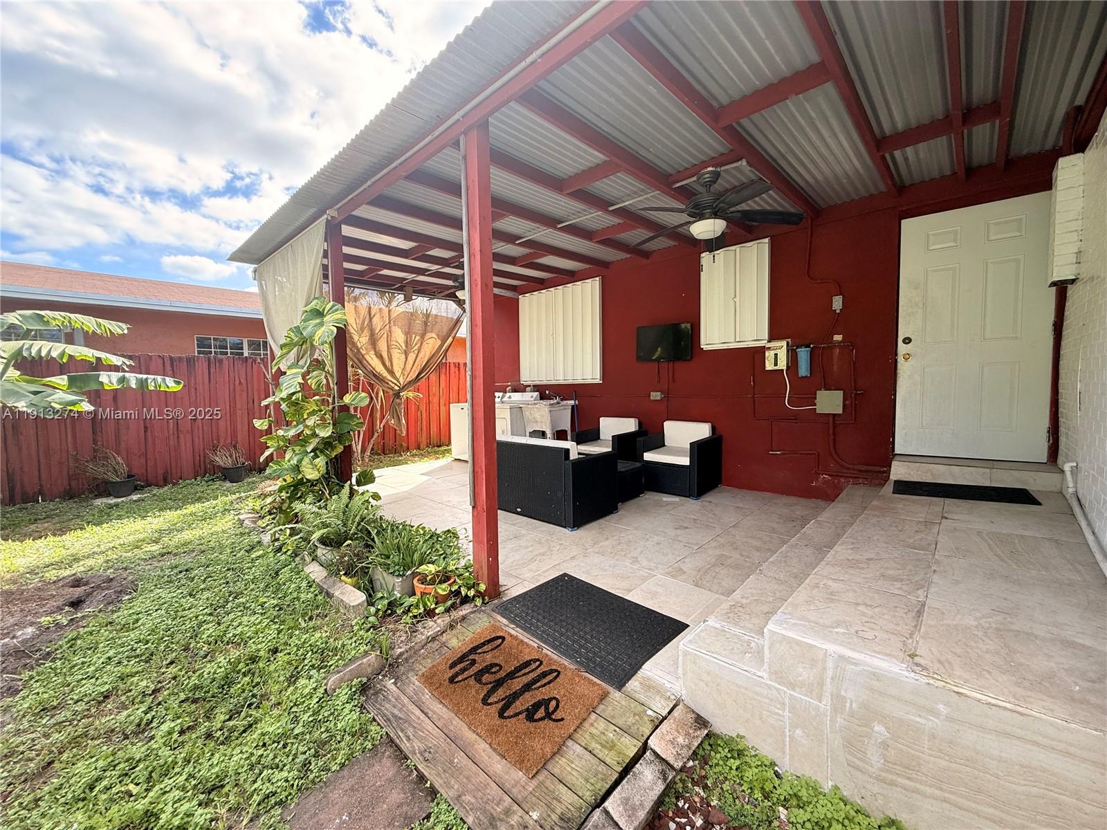 HOLLYWOOD PARK - Residential Lease