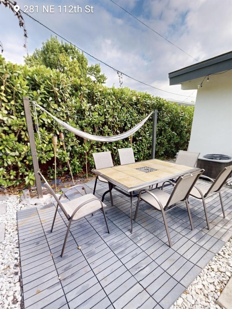 CASTILIAN COURT - Residential