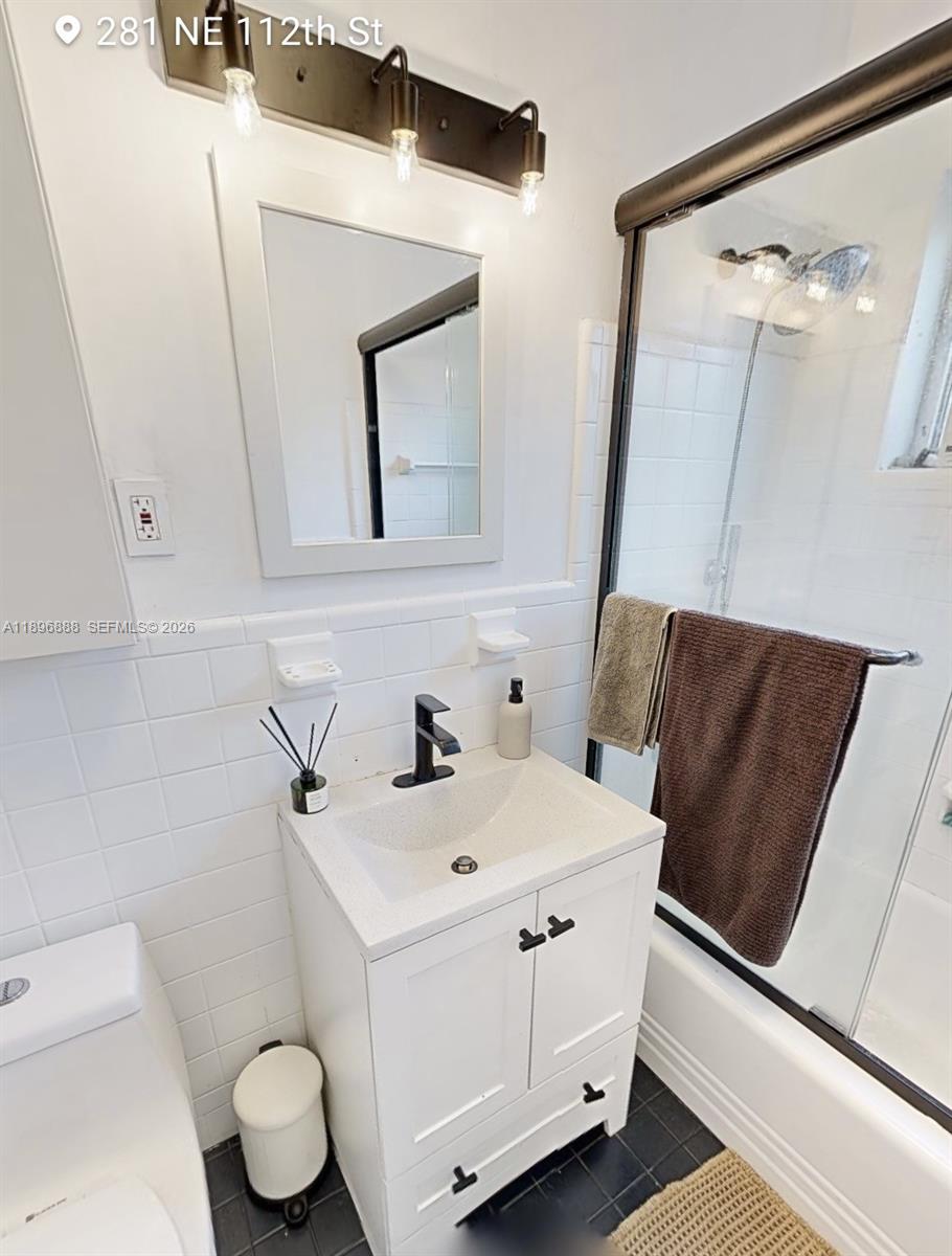 CASTILIAN COURT - Residential