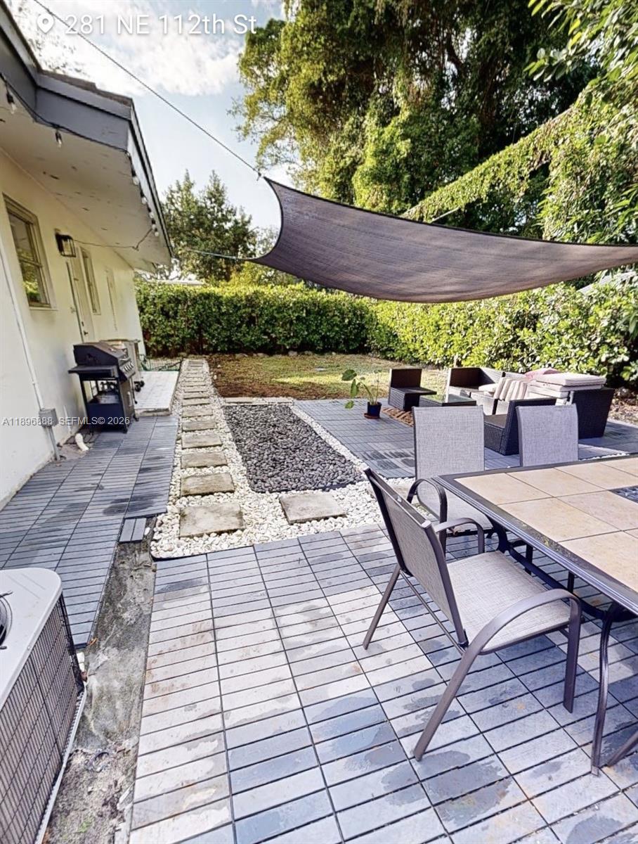 CASTILIAN COURT - Residential