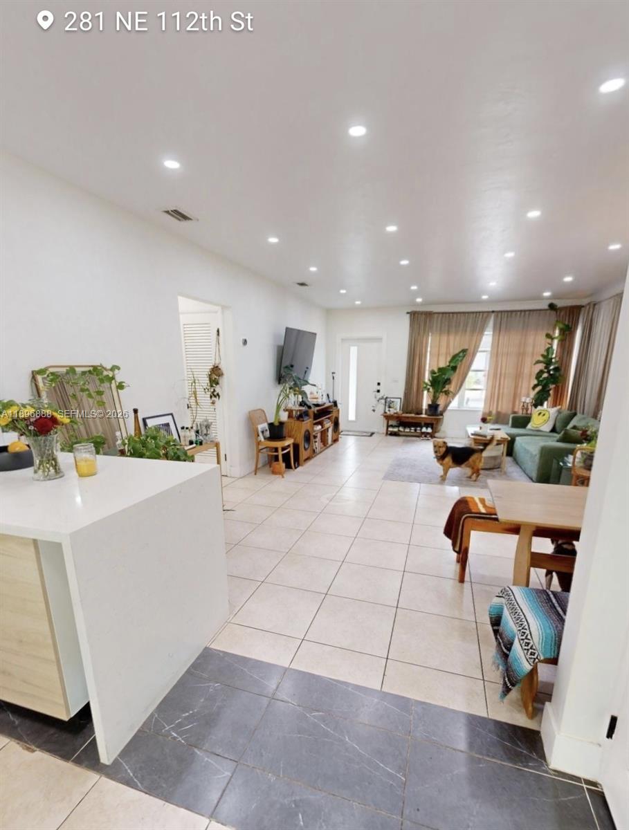 CASTILIAN COURT - Residential