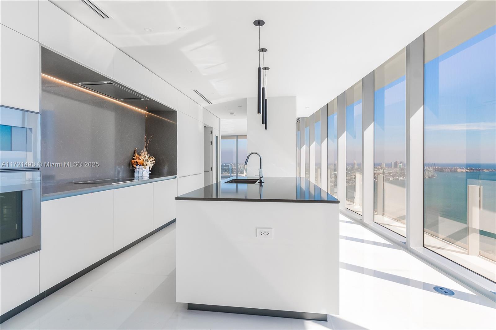 ASTON MARTIN - Residential