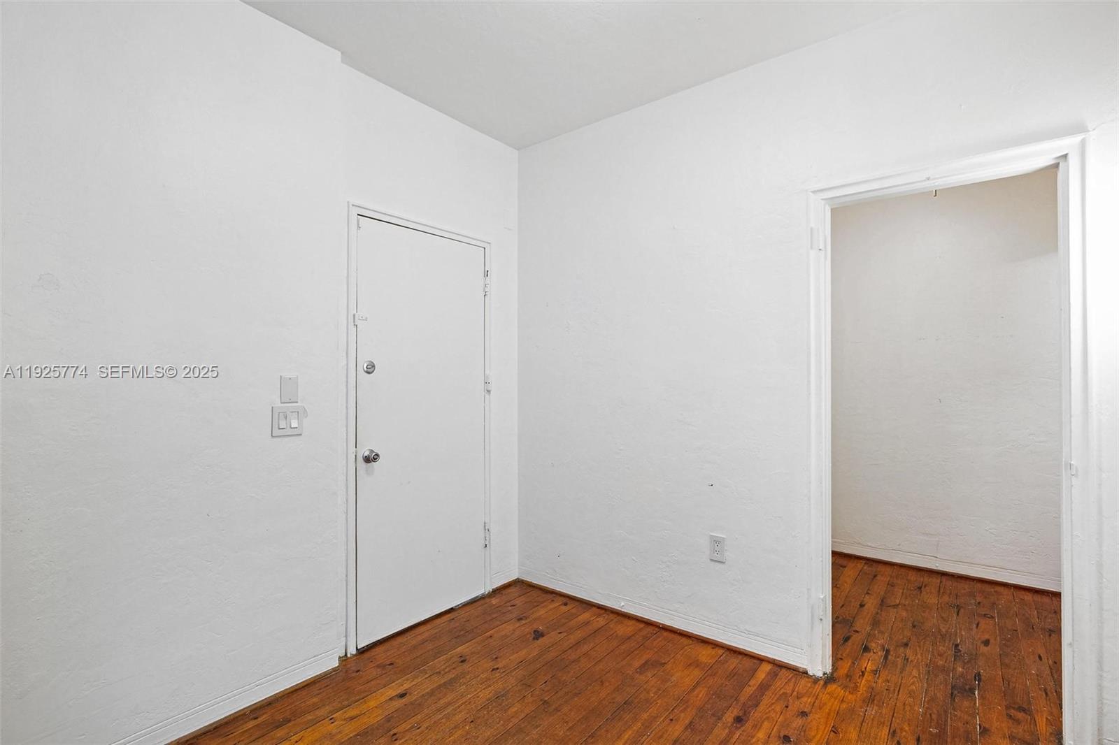 RESIDENCE 1611 CONDO - Residential