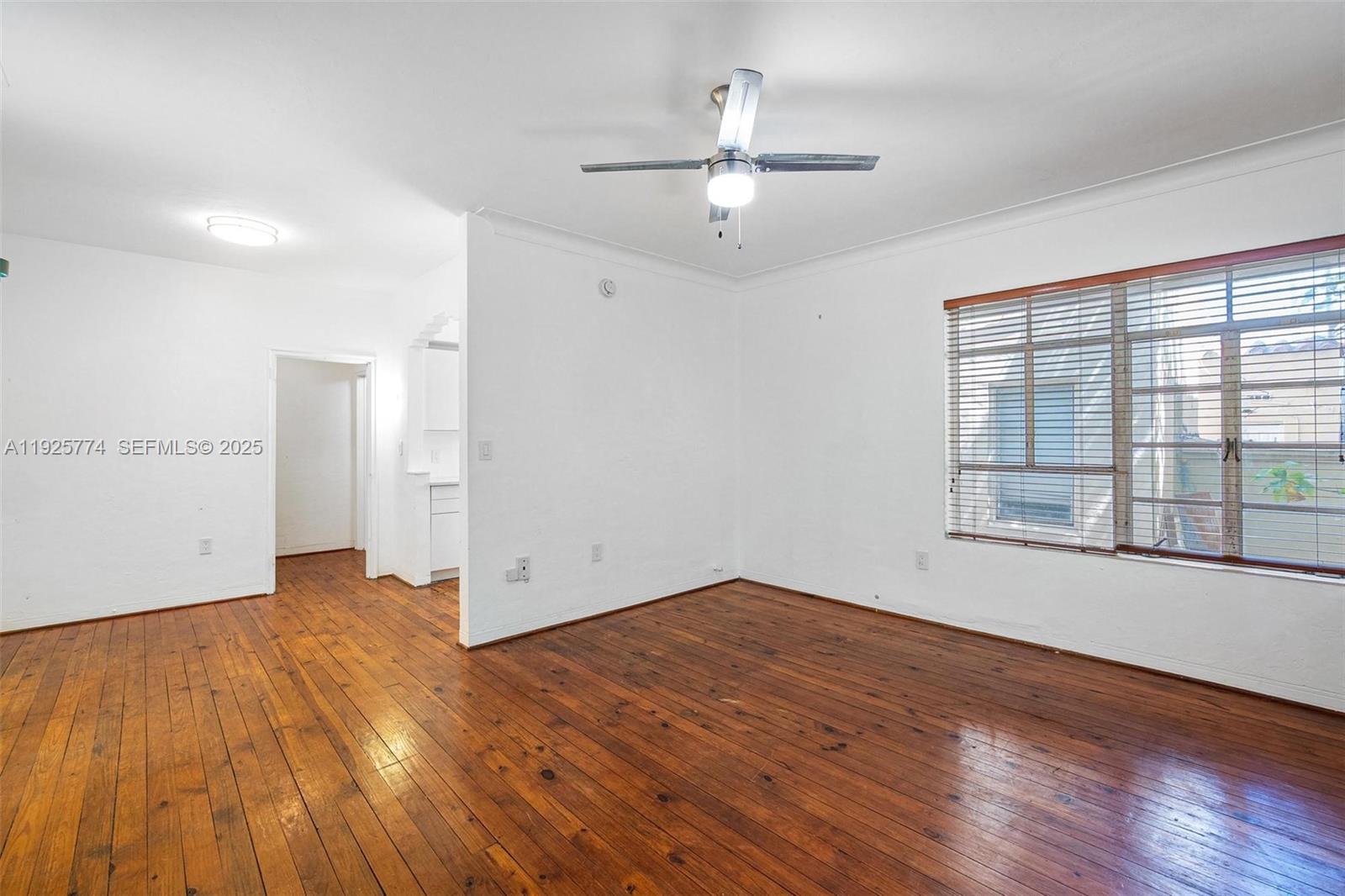 RESIDENCE 1611 CONDO - Residential