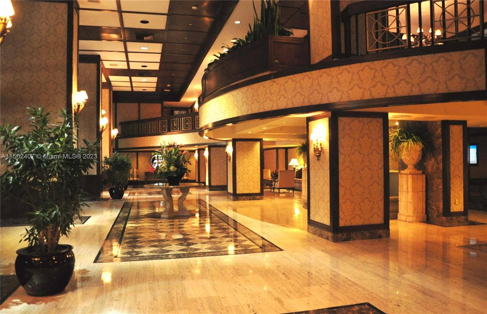 BALMORAL CONDO - Residential Lease