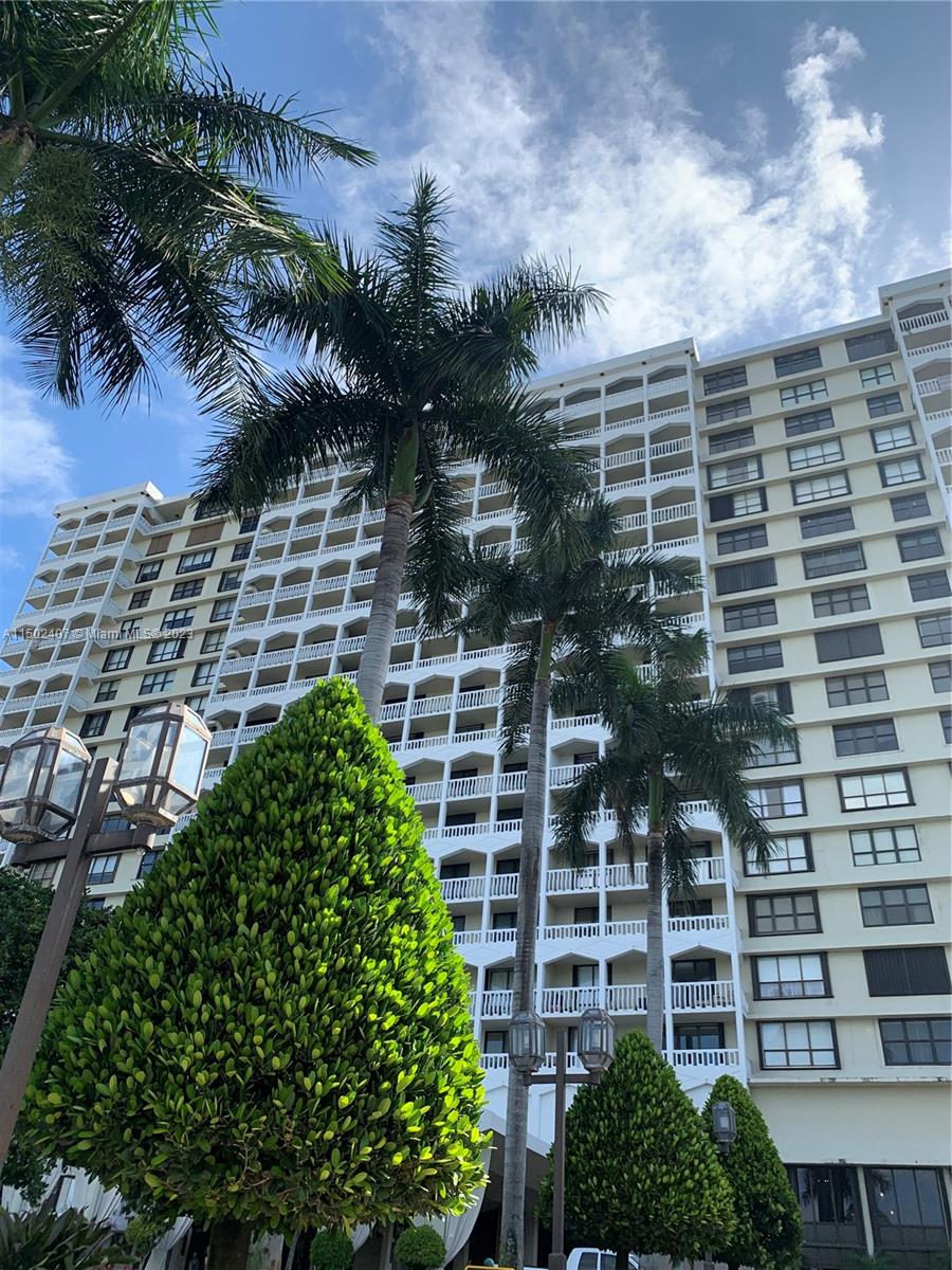 BALMORAL CONDO - Residential Lease