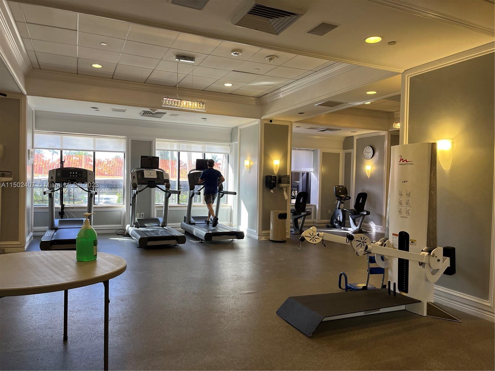 BALMORAL CONDO - Residential Lease