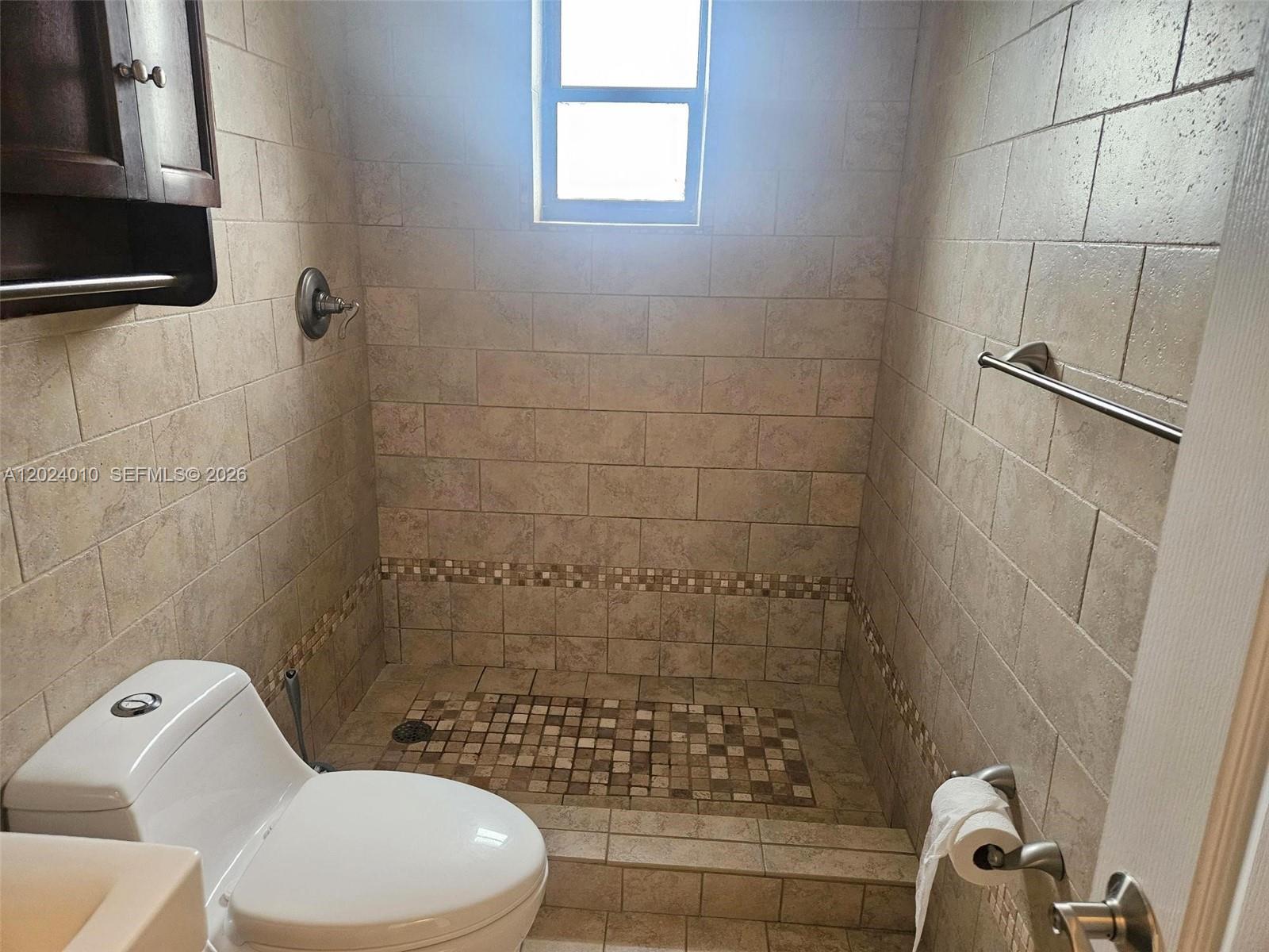 21ST CENTURY HOMES 3RD SE - Residential Lease