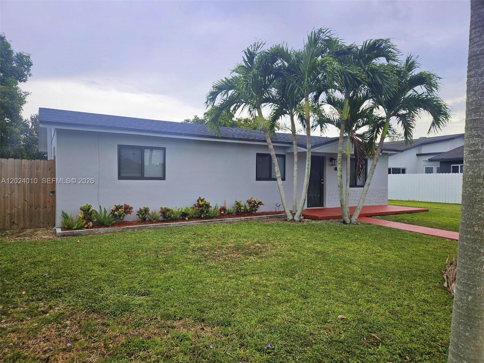 21ST CENTURY HOMES 3RD SE - Residential Lease