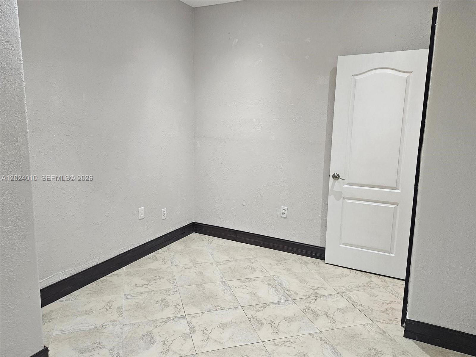 21ST CENTURY HOMES 3RD SE - Residential Lease