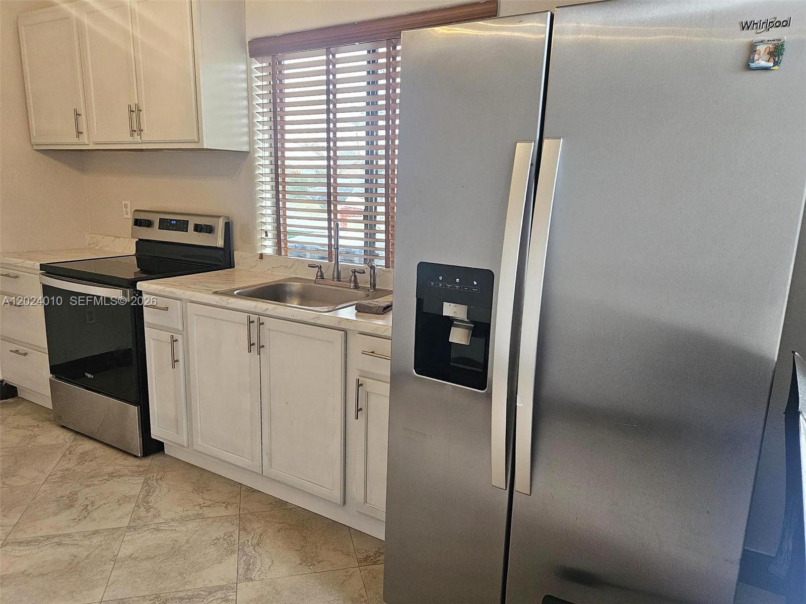 21ST CENTURY HOMES 3RD SE - Residential Lease