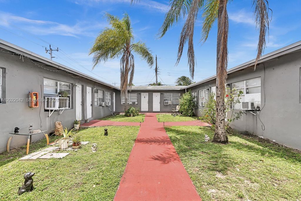 Photo of 5685 Flagler St #2, Hollywood, FL 33023 (MLS # A12022042)