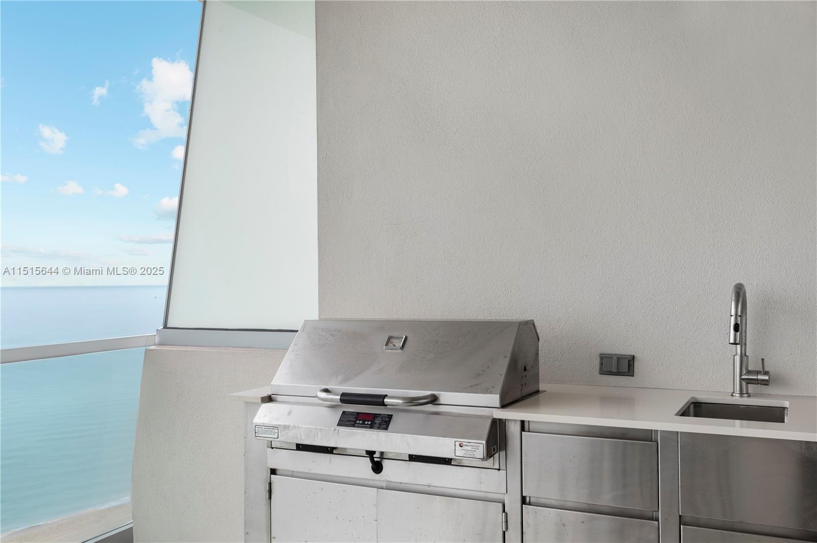 NORTH BISCAYNE BEACH AMEN - Residential