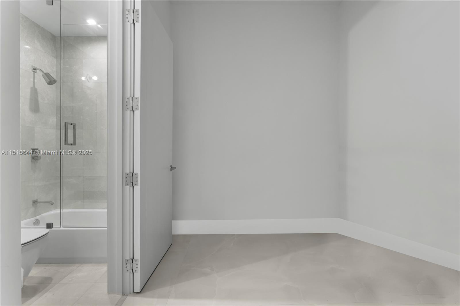 NORTH BISCAYNE BEACH AMEN - Residential