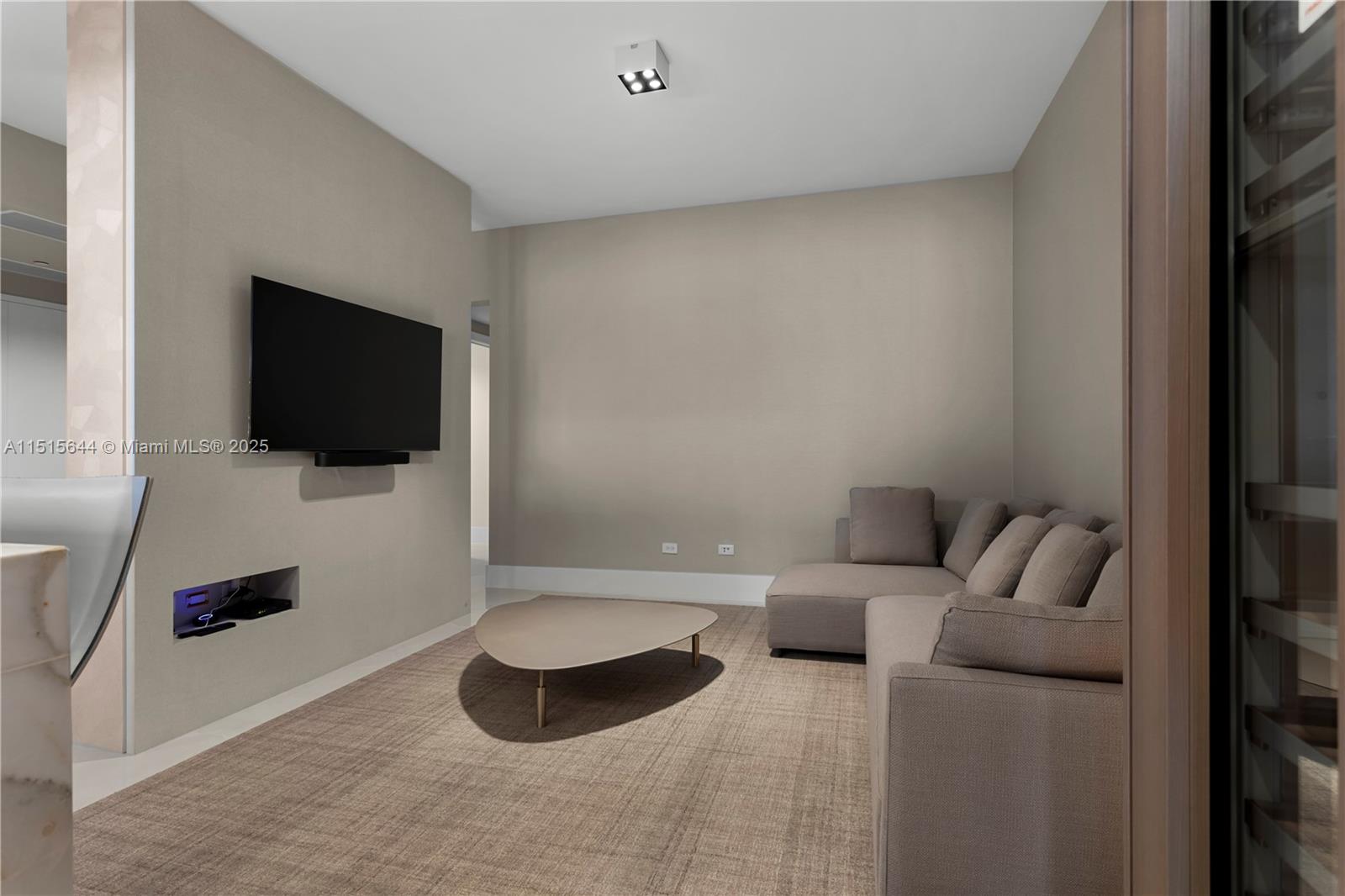 NORTH BISCAYNE BEACH AMEN - Residential